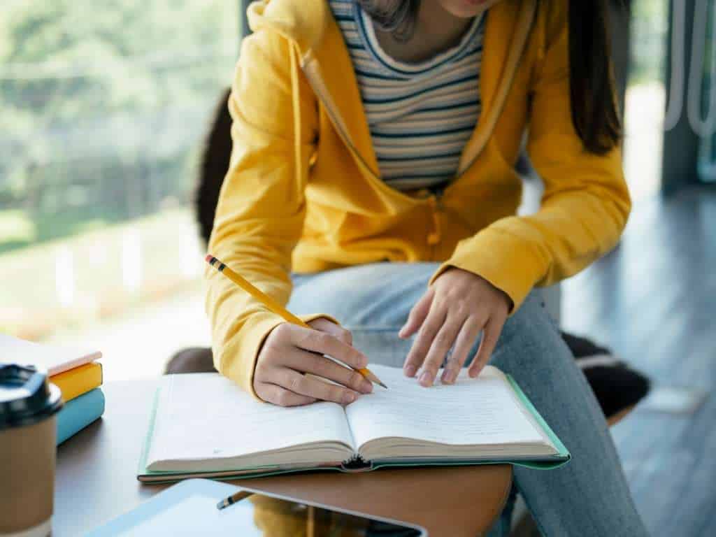 ¿Qué es una tesis de maestría?