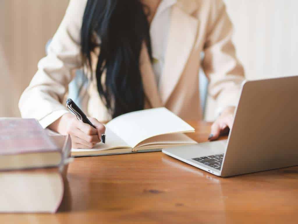 Estructura de un documento en el formato de las Normas APA 7ma Edición